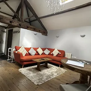 https://villa-the-smithy.yorkshirehotels.net