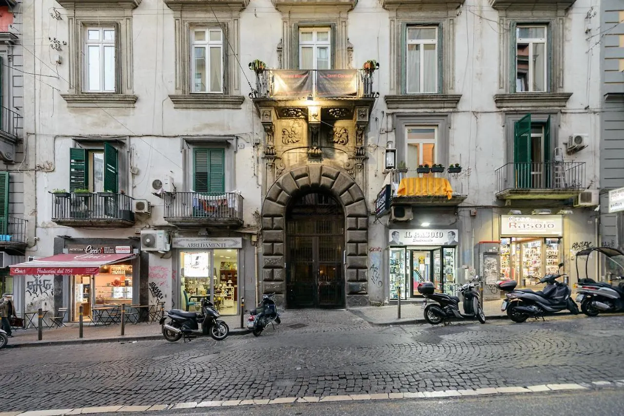 Apartamento Dimorart Design Accomodations In Napoli