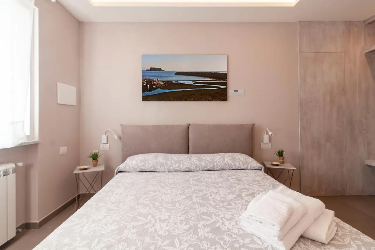 Apartamento Dimorart Design Accomodations In Napoli