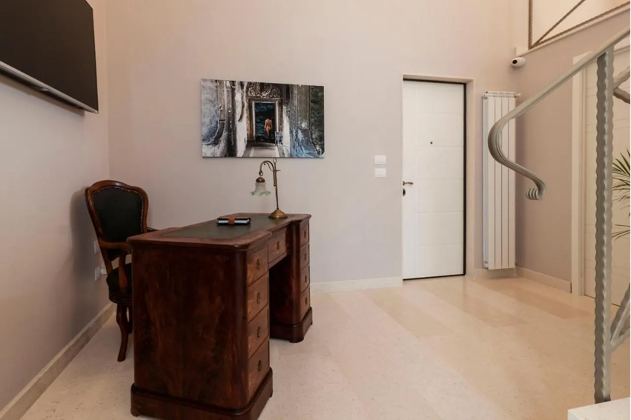 Apartamento Dimorart Design Accomodations In Napoli