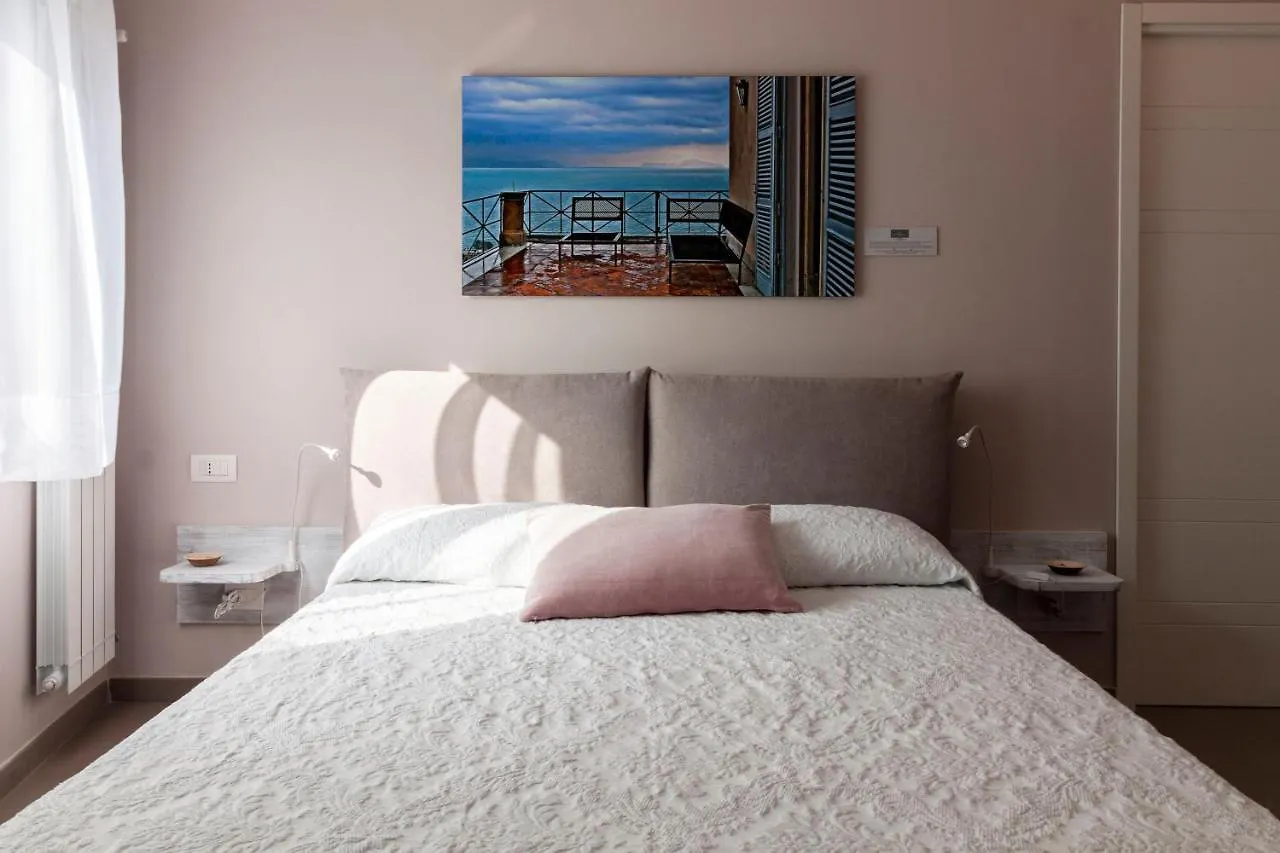 Apartamento Dimorart Design Accomodations In Napoli